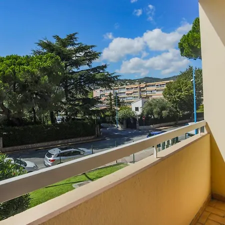 Spacieux T3 Dans Residence Avec Piscine Apartamento Mandelieu